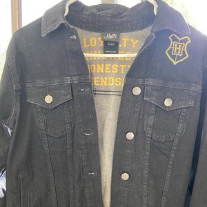 PERFECT CONDITION Harry Potter Hogwarts Hufflepuff Girls Black Denim Jacket SM
